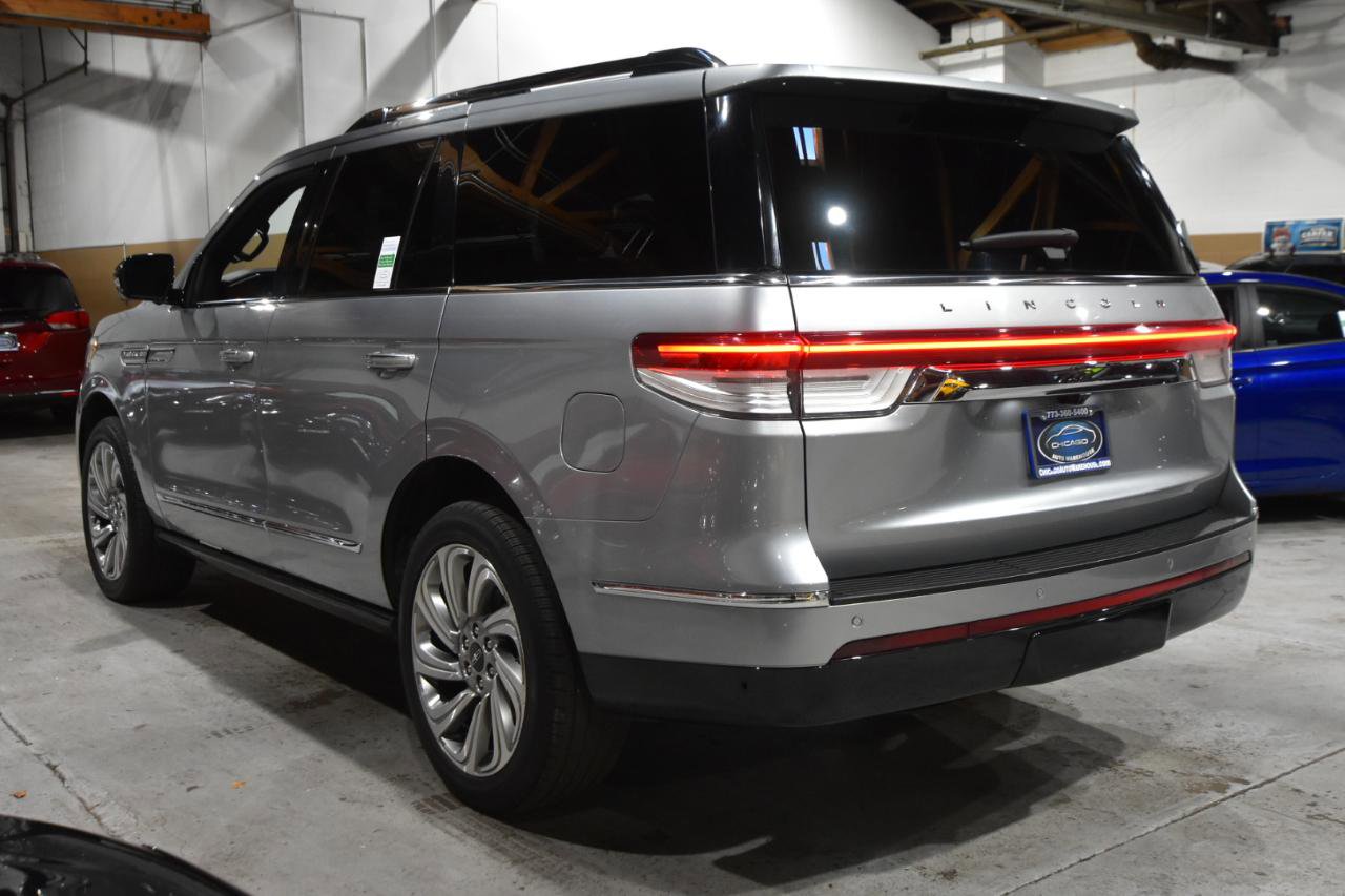 Used 2023 Lincoln Navigator Reserve AWD/4WD image 12