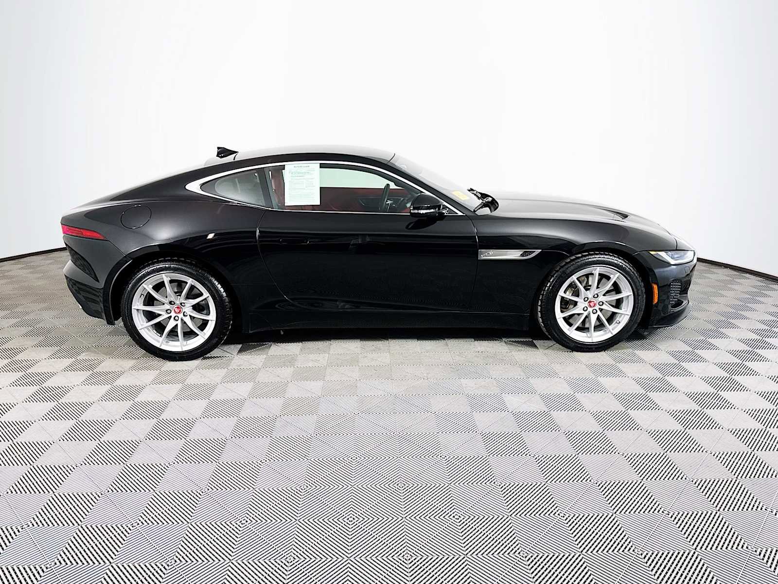 Used 2021 Jaguar F-TYPE Coupe image 4
