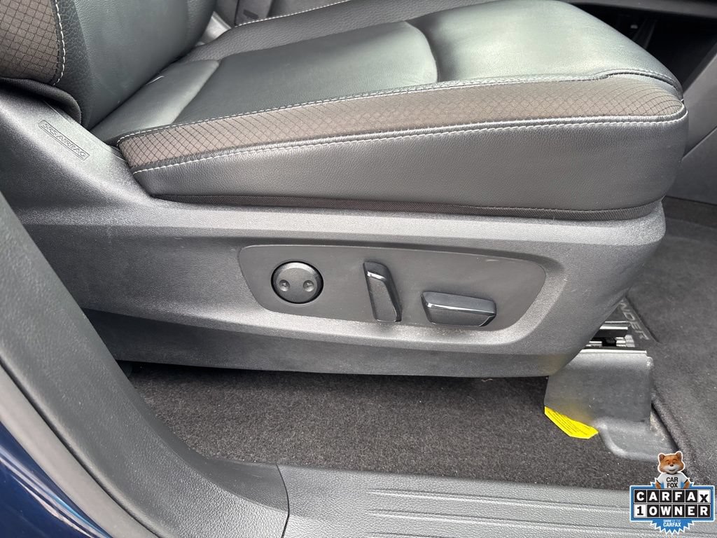 Used 2025 Nissan Pathfinder SL FWD image 59