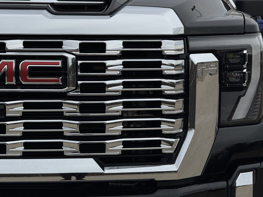 Used 2024 GMC Sierra 2500 Denali w/ Denali Reserve Package image 8