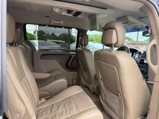Used 2014 Chrysler Town & Country Touring FWD image 13