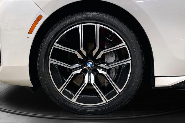 Used 2024 BMW 740i xDrive w/ Premium Package AWD/4WD image 10