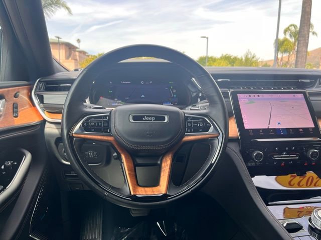 Used 2022 Jeep Grand Cherokee Summit AWD/4WD image 15
