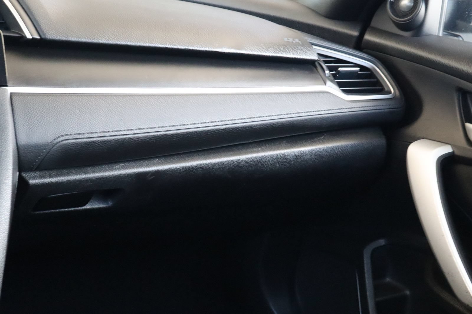 Used 2020 Honda Civic EX image 31