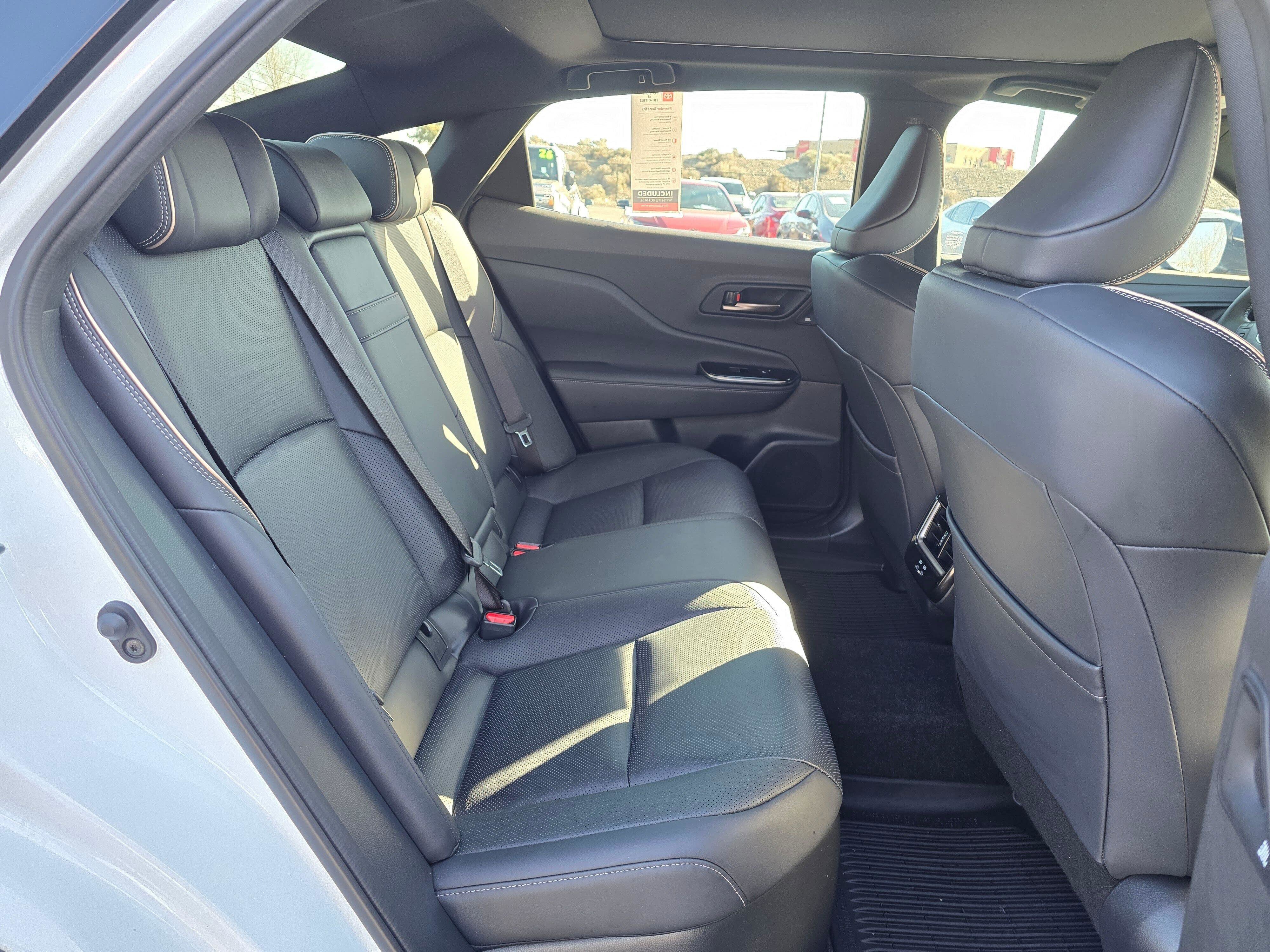 Used 2026 Toyota Crown Platinum image 12