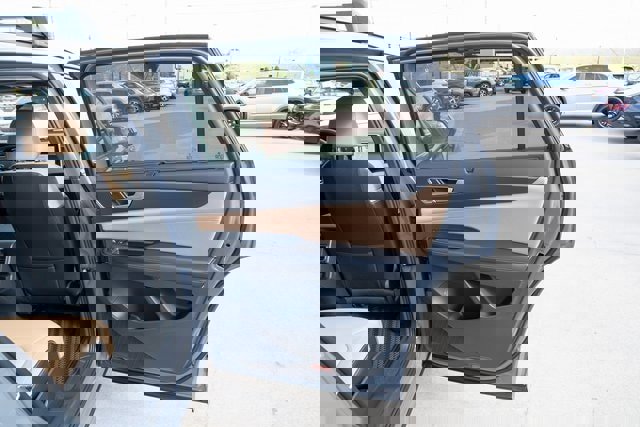 New 2026 Volkswagen Atlas Cross Sport SEL R-Line image 14