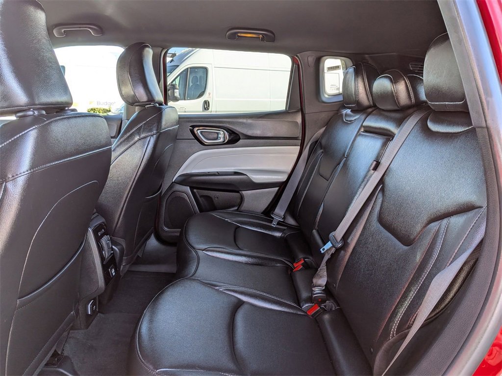 Used 2025 Jeep Compass Limited image 27