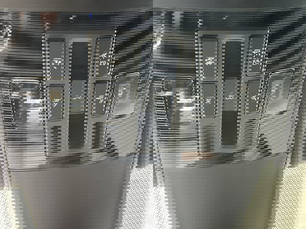 Used 2022 Volkswagen Tiguan SEL R-Line AWD/4WD image 28