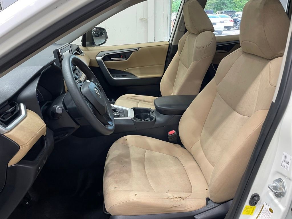 Used 2019 Toyota RAV4 XLE image 11