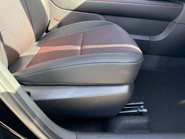 New 2027 Nissan Kicks SR FWD image 14