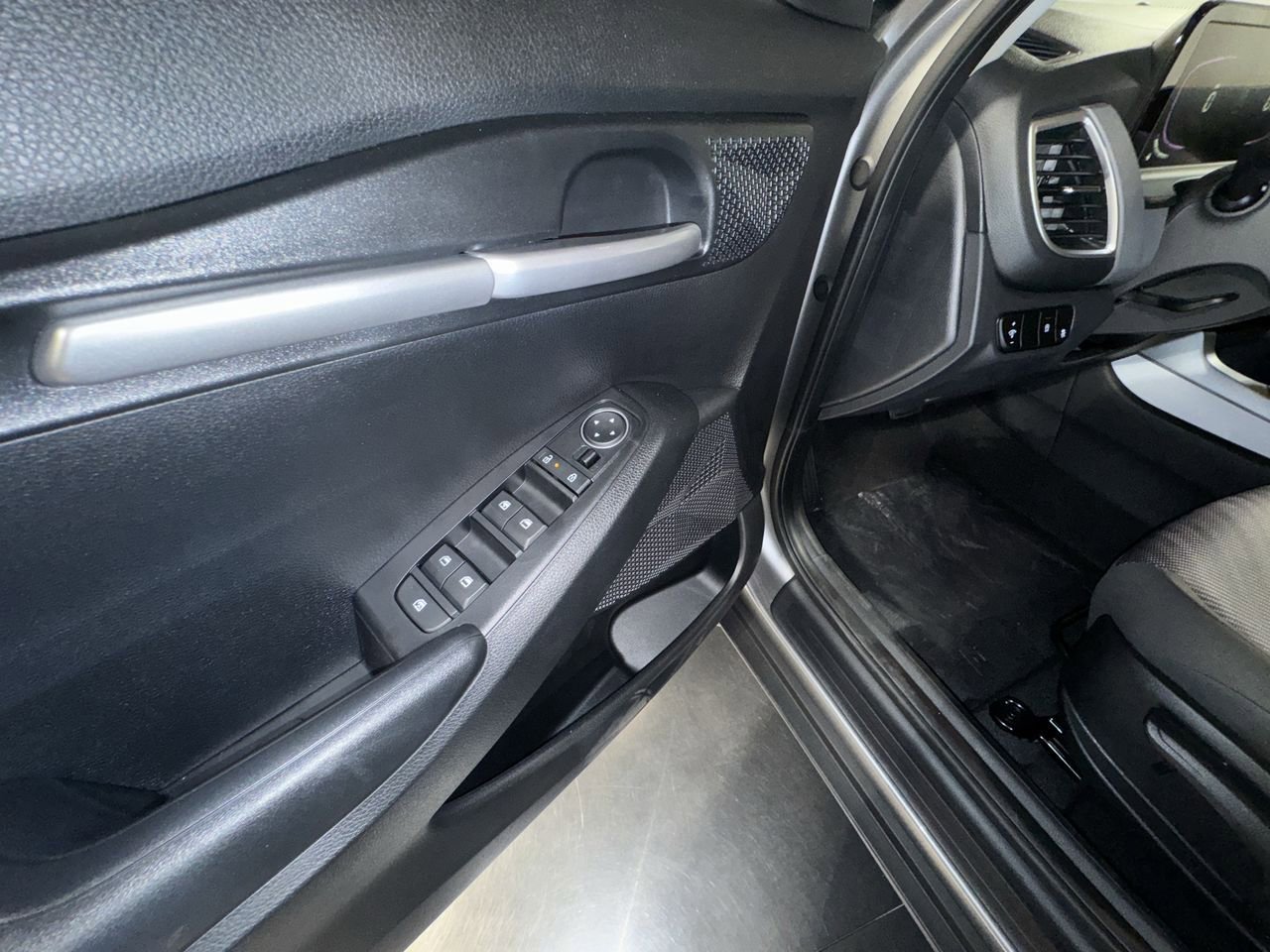 New 2026 Kia Seltos LX image 16