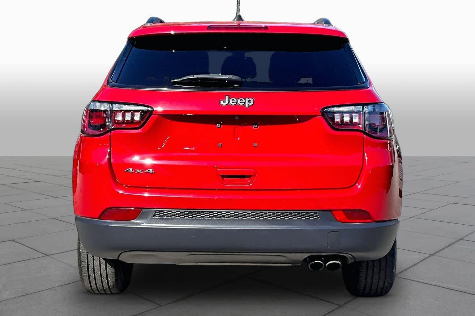 Used 2021 Jeep Compass Latitude AWD/4WD image 5