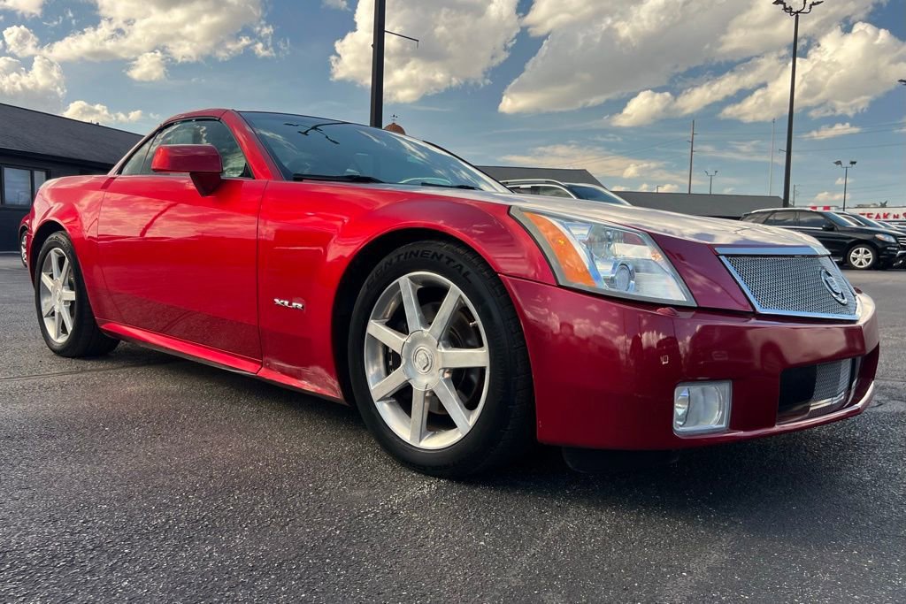 Used 2005 Cadillac XLR Base image 10