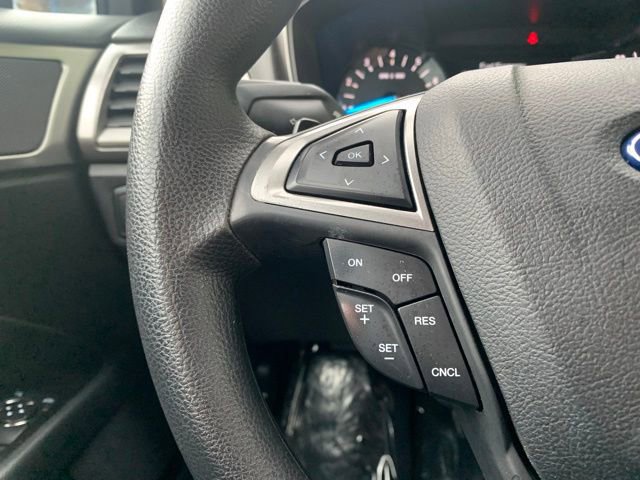 Used 2017 Ford Fusion SE FWD image 18