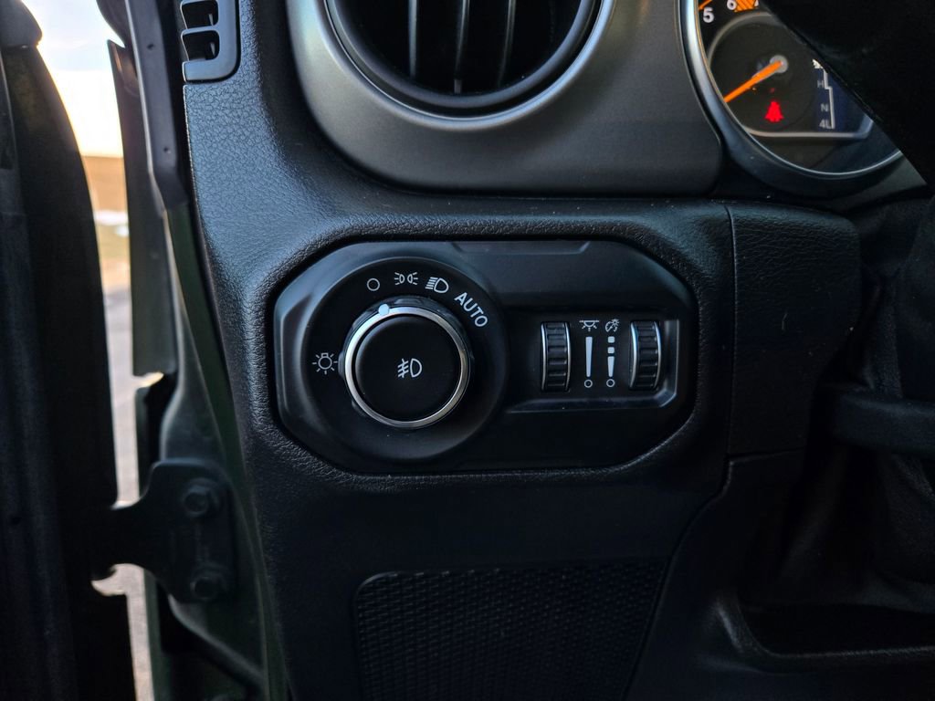 Used 2021 Jeep Wrangler Unlimited Willys image 12