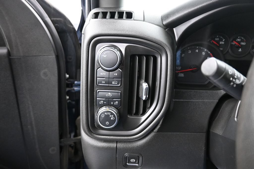 Used 2021 Chevrolet Silverado 1500 Custom AWD/4WD image 27