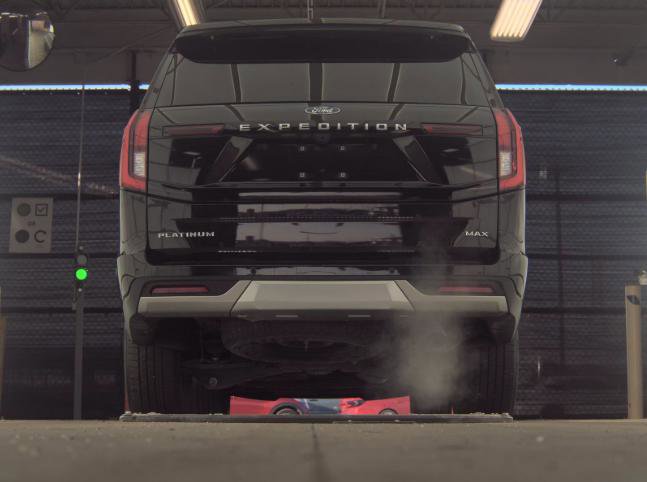 Used 2025 Ford Expedition Max Platinum image 13