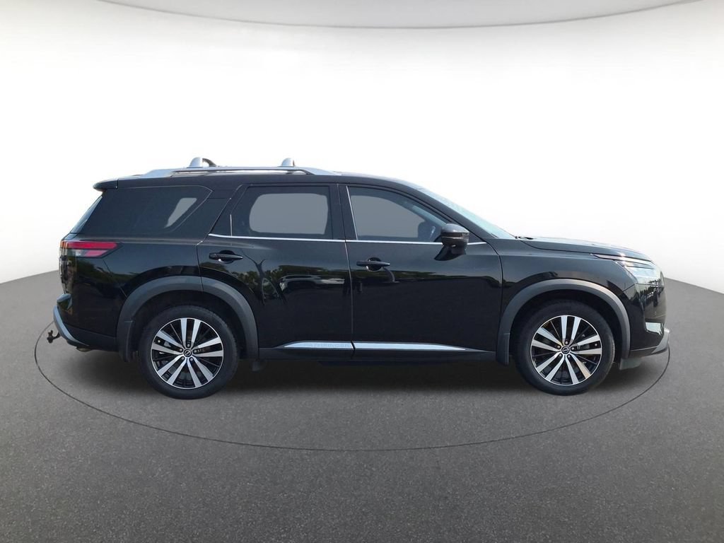 Used 2023 Nissan Pathfinder Platinum AWD/4WD image 4