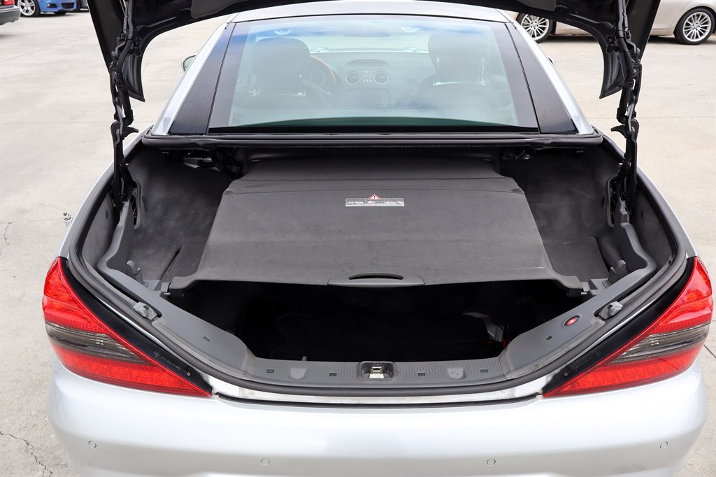 Used 2011 Mercedes-Benz SL 550 image 47