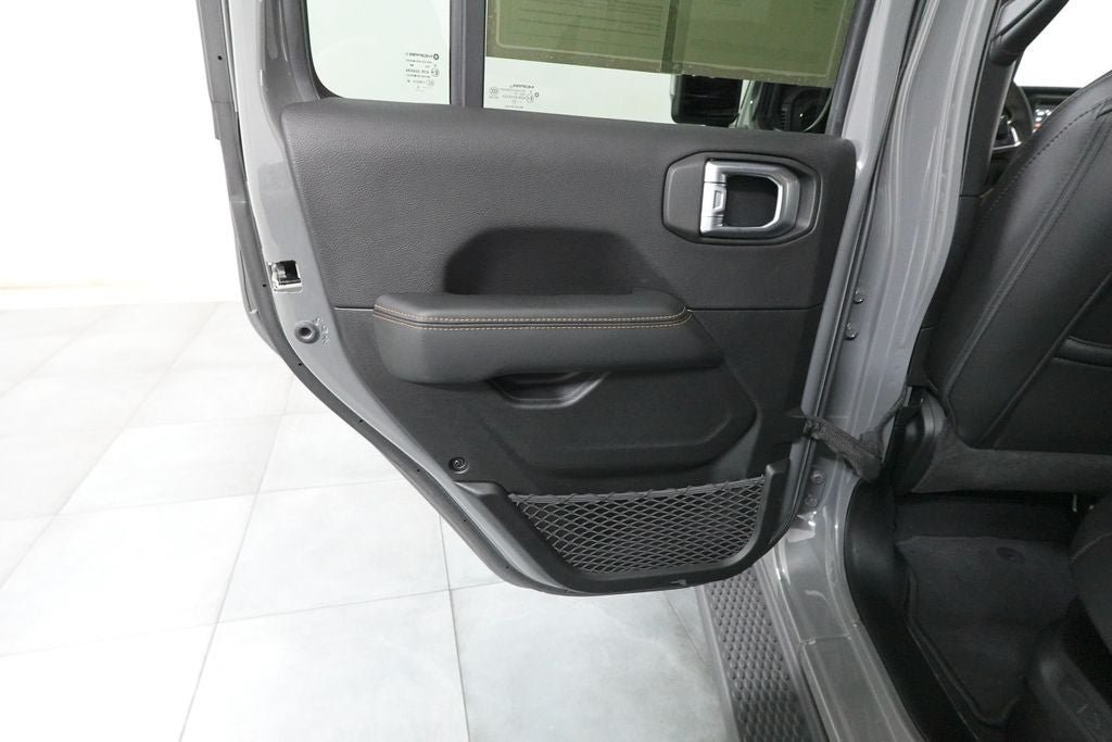 Used 2023 Jeep Wrangler Unlimited Sahara AWD/4WD image 28
