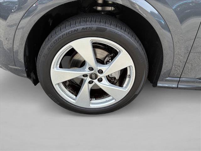 Used 2025 Audi Q5 Premium w/ Premium Plus AWD/4WD image 6