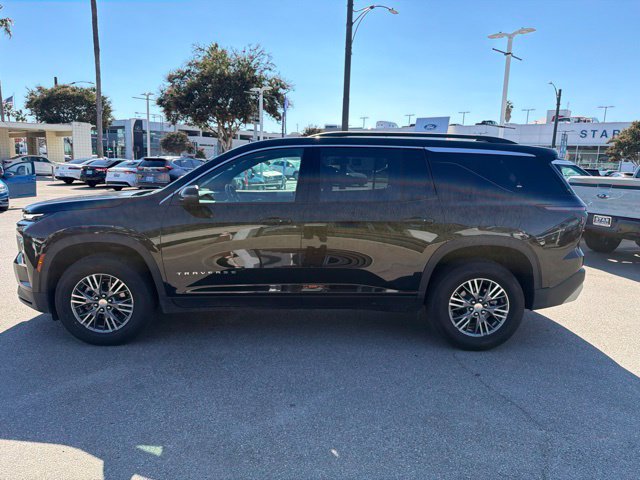 Used 2026 Chevrolet Traverse LT FWD image 4