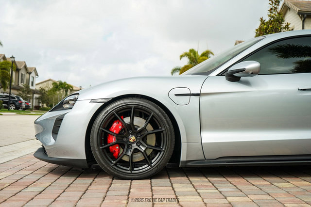 Used 2024 Porsche Taycan GTS image 4