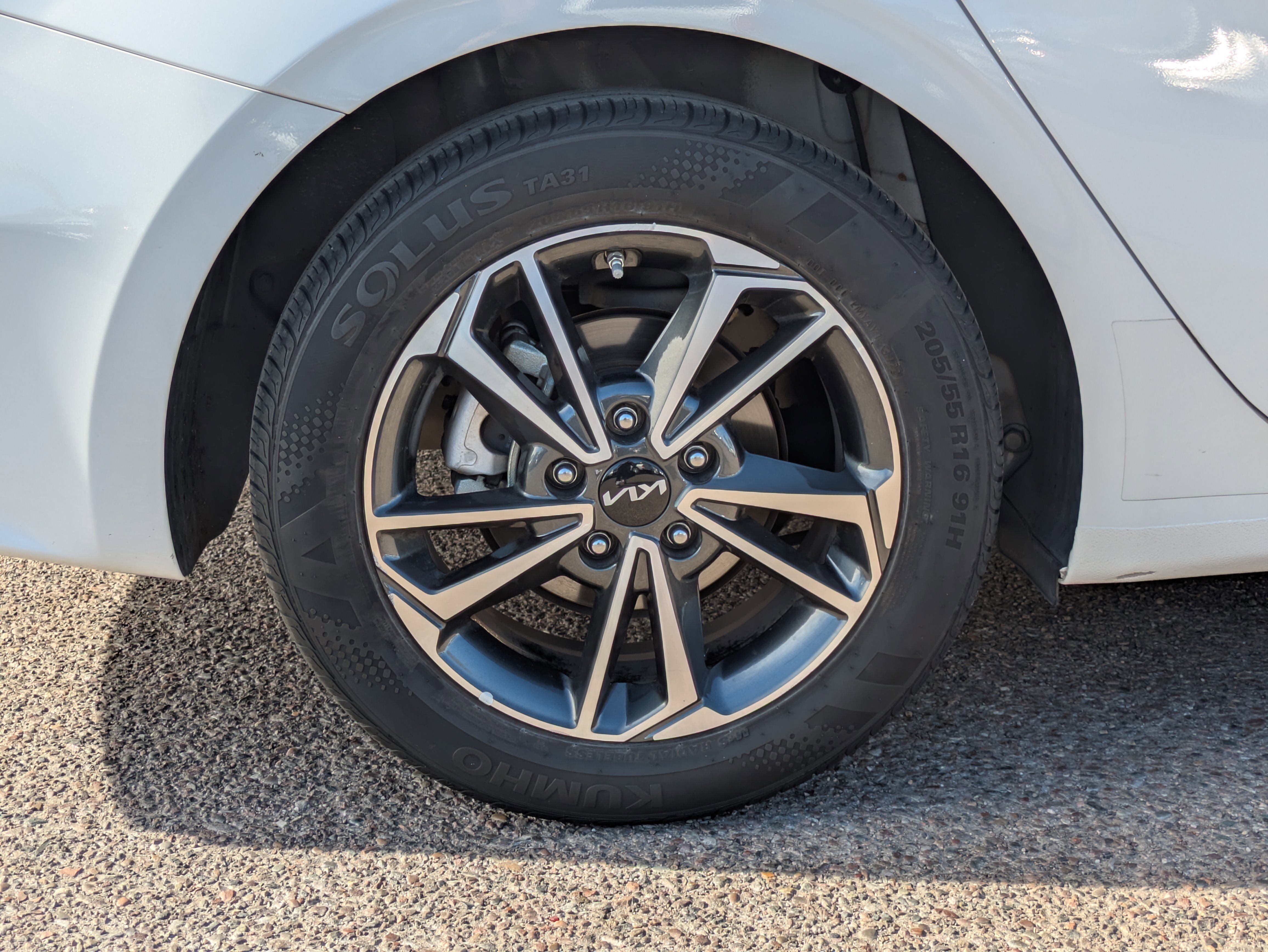 Used 2023 Kia Forte LXS image 9