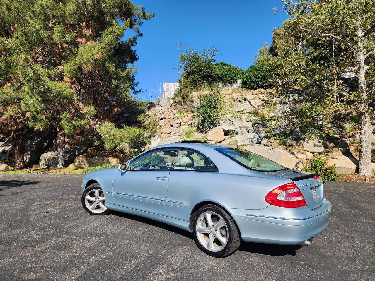 Used 2005 Mercedes-Benz CLK 320 Coupe image 7