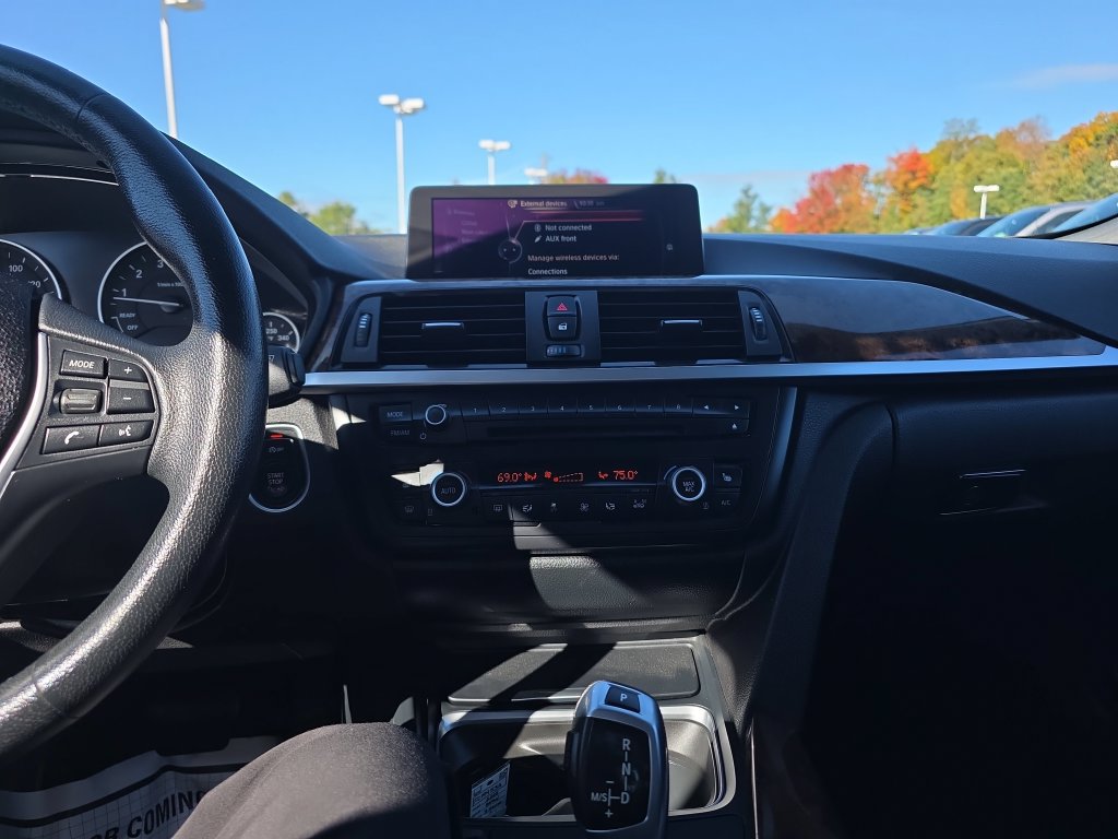 Used 2015 BMW 328i xDrive Sedan AWD/4WD image 30