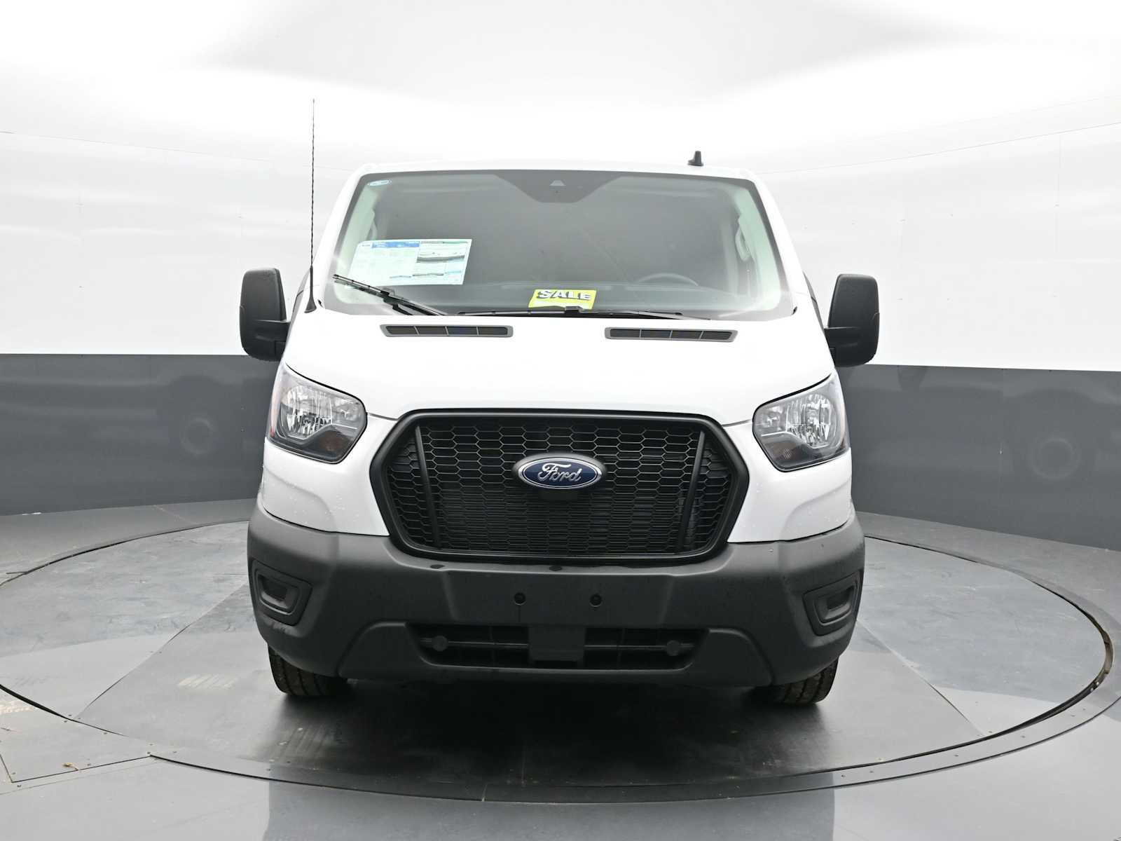New 2024 Ford Transit 250 148 Medium Roof RWD image 4