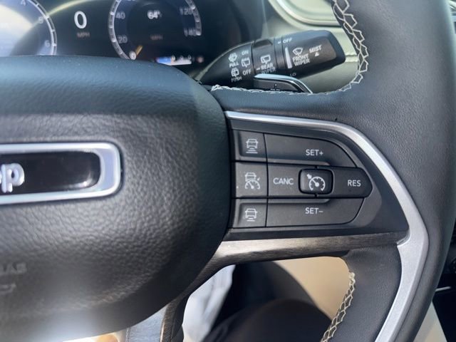 Certified 2024 Jeep Grand Cherokee Limited AWD/4WD image 19