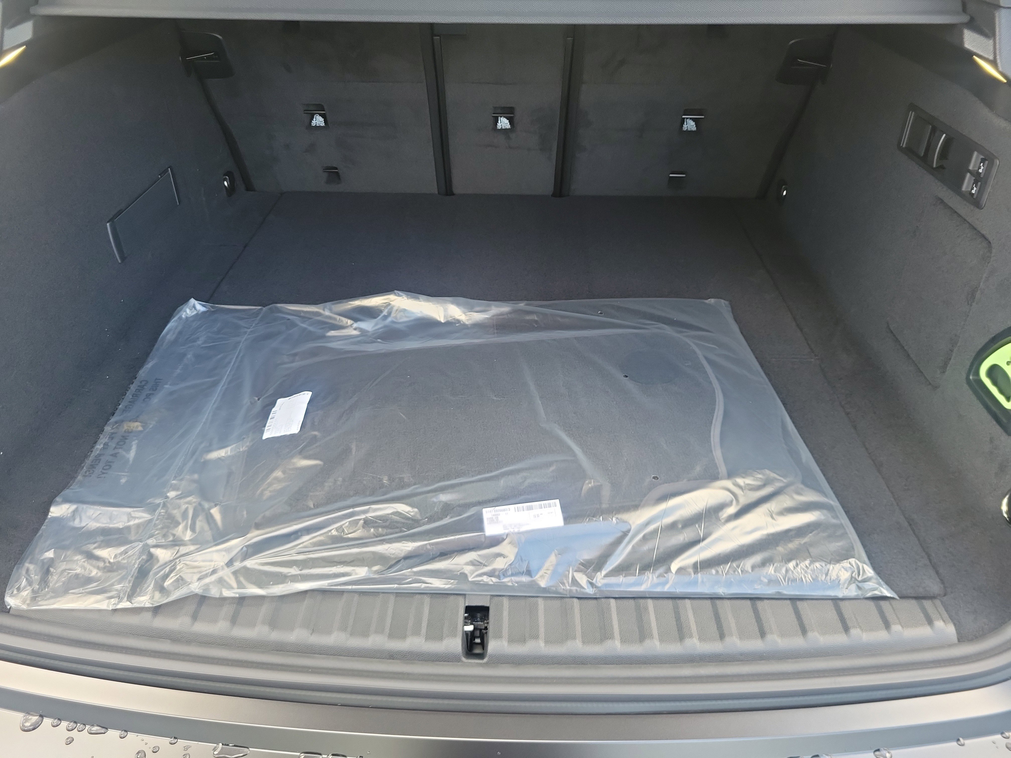 New 2026 BMW iX xDrive60 image 7