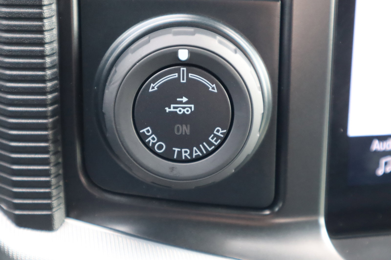 New 2025 Ford F150 Lariat w/ Equipment Group 502A High image 25