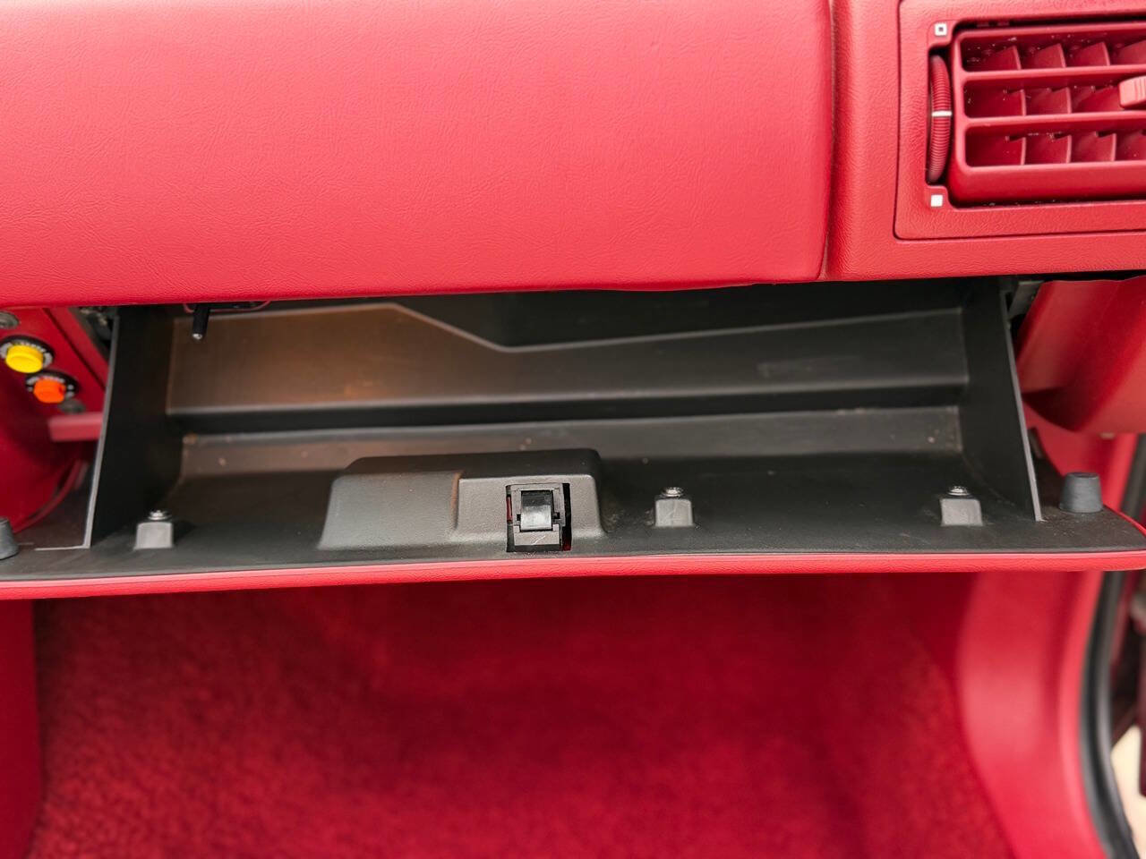 Used 1988 Ford Mustang GT image 96