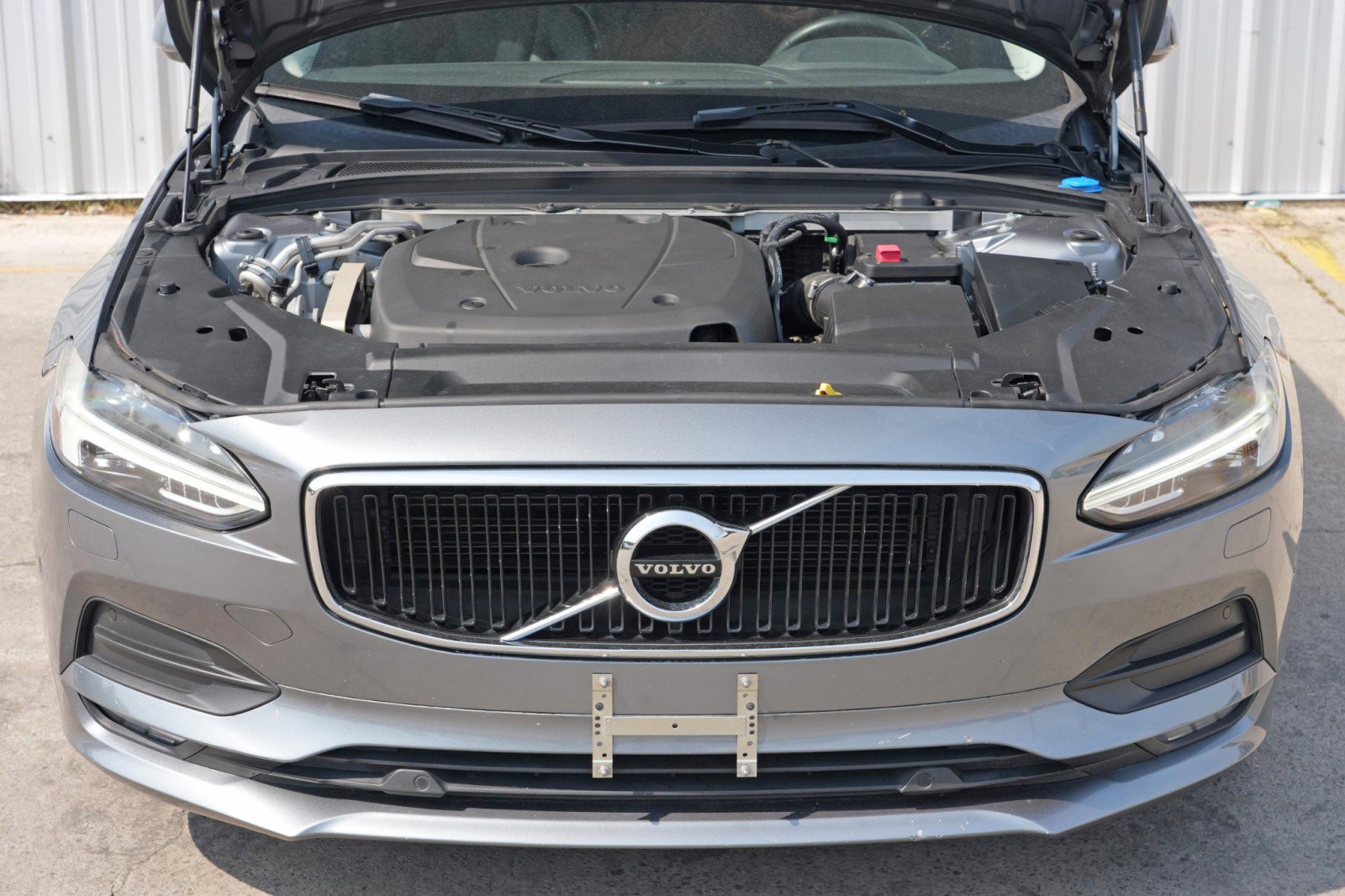 Used 2017 Volvo S90 T5 Momentum w/ Convenience Package image 7