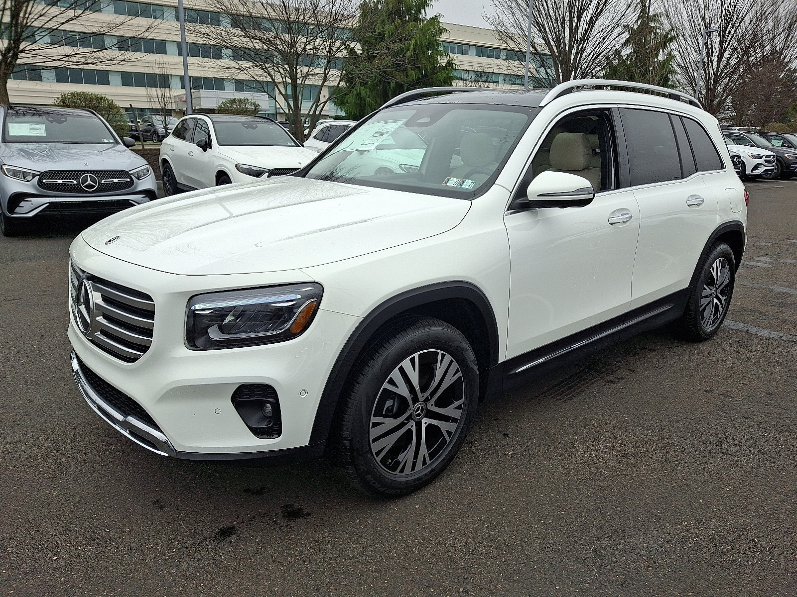 New 2026 Mercedes-Benz GLB 250 4MATIC image 3