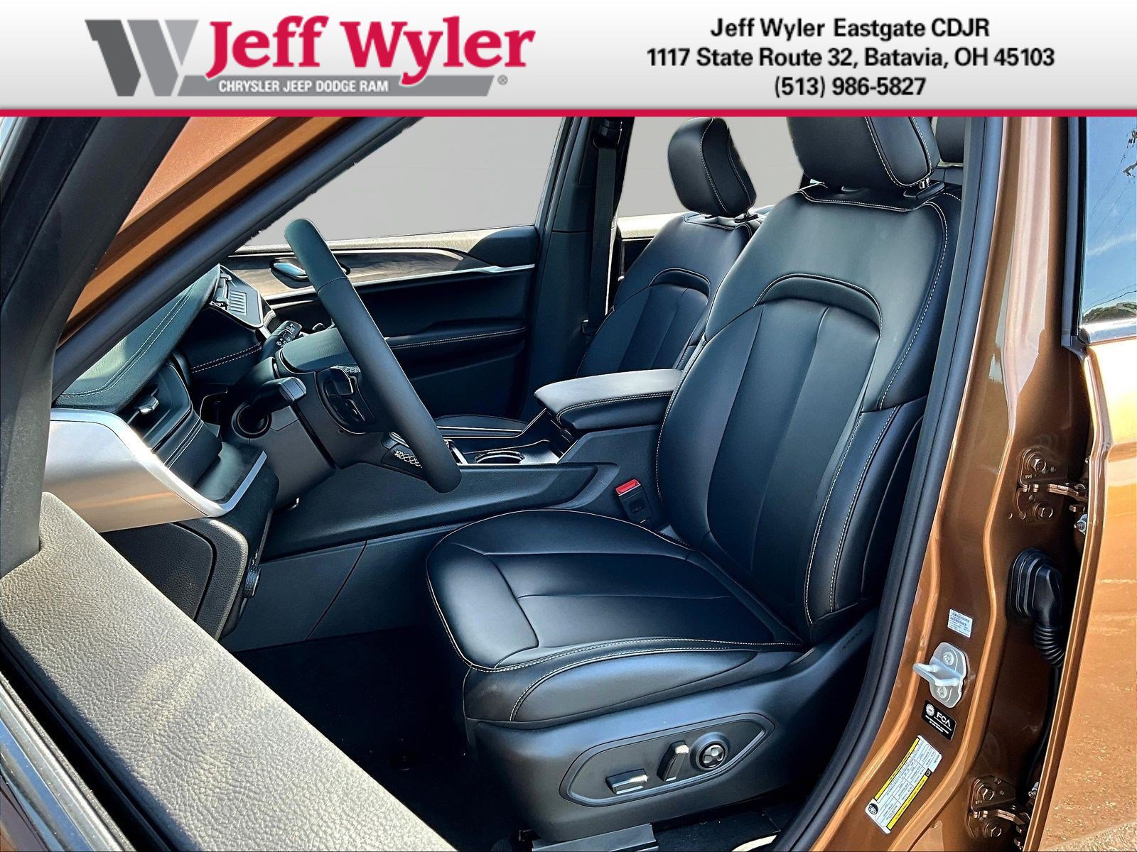 New 2027 Jeep Grand Cherokee Limited w/ Limited Altitude Package AWD/4WD image 17