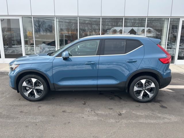 Certified 2025 Volvo XC40 B5 Plus image 2
