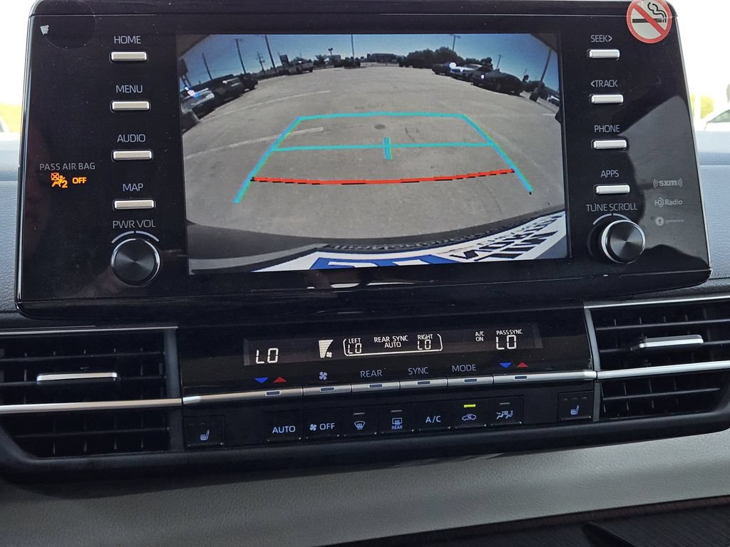 Used 2024 Toyota Sienna XLE FWD image 18