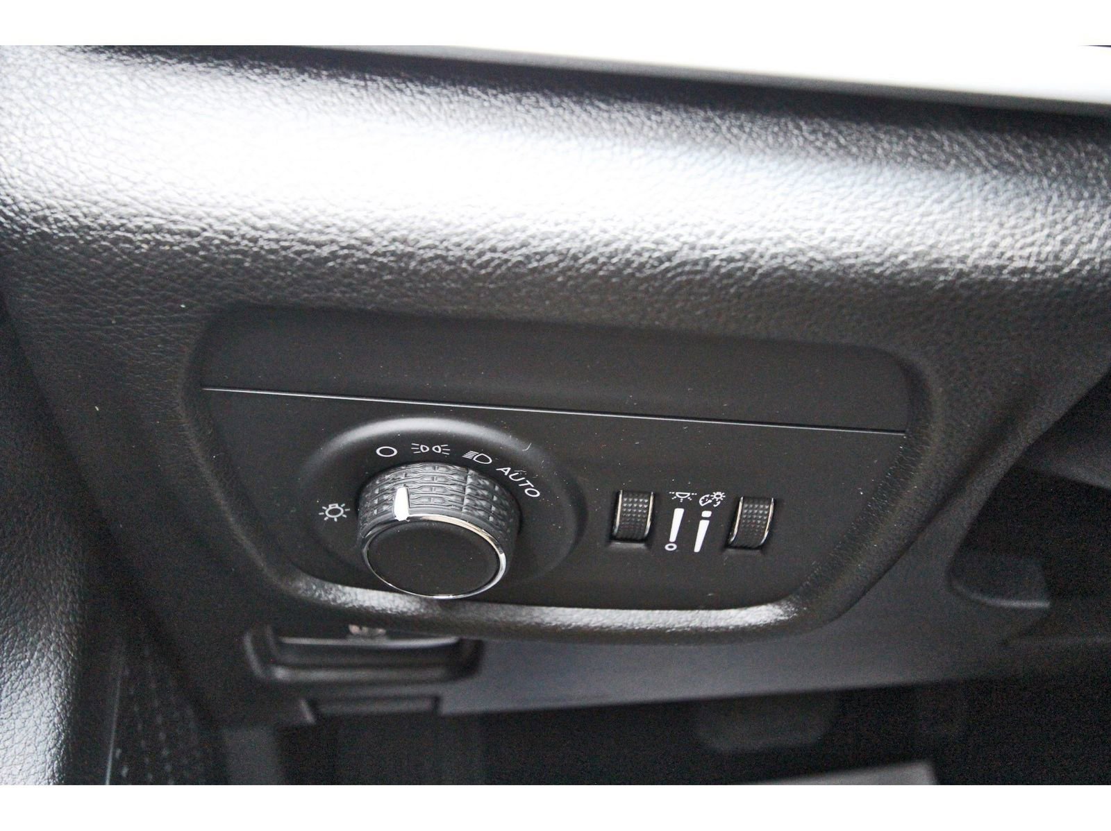 Used 2024 Jeep Grand Cherokee Altitude RWD image 18