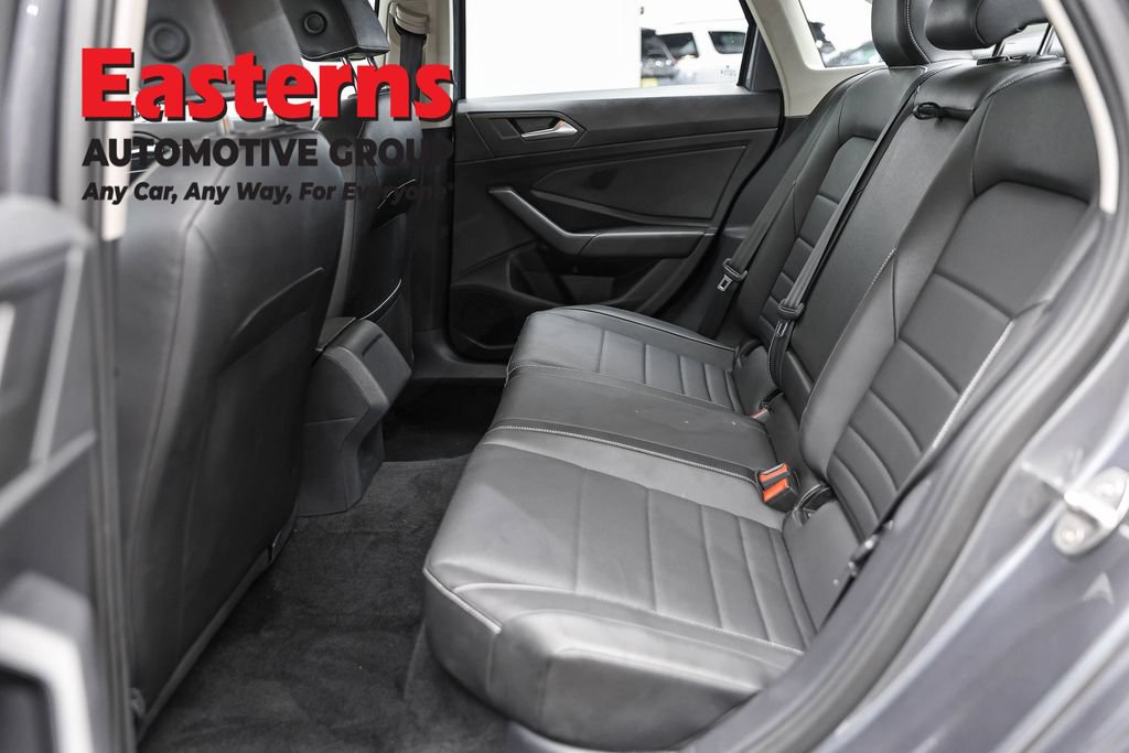 Used 2024 Volkswagen Jetta SE FWD image 19
