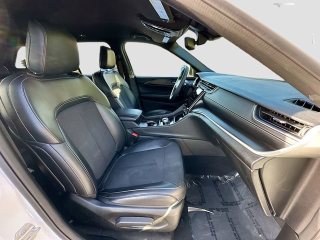 Used 2024 Jeep Grand Cherokee Altitude image 27