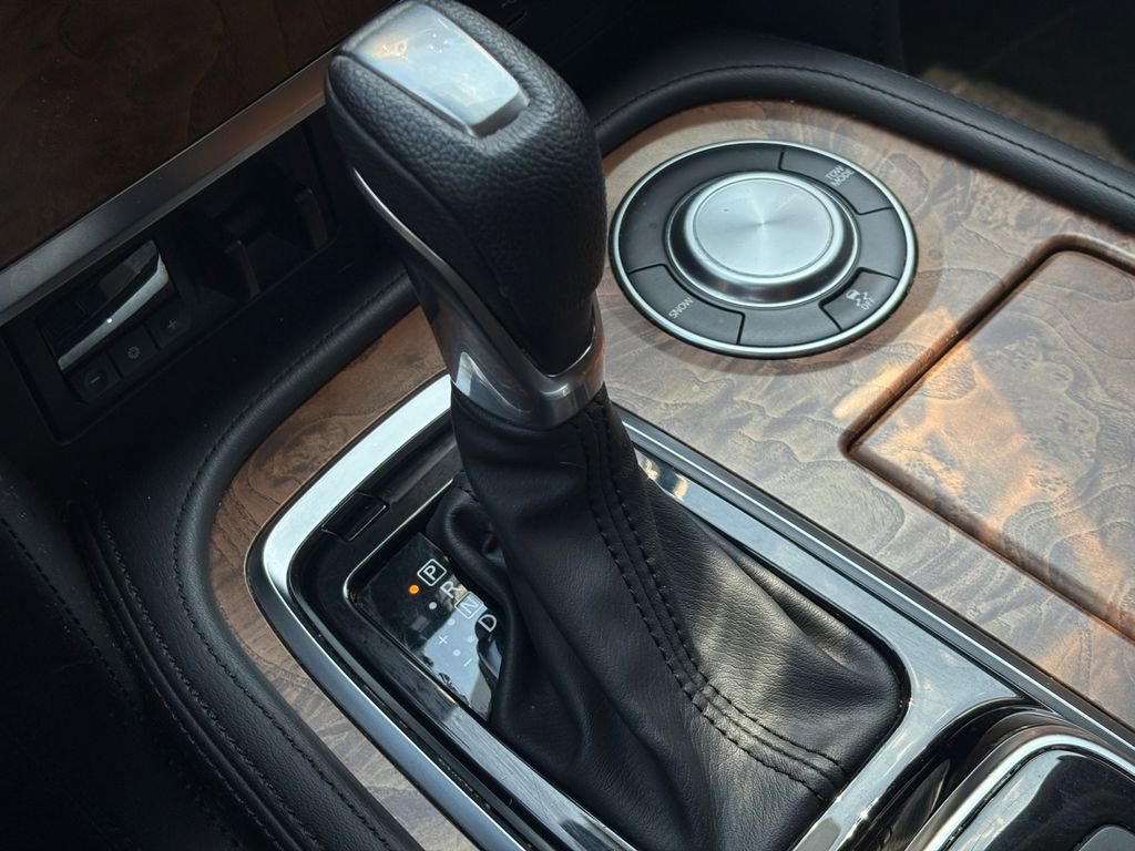 Used 2021 Nissan Armada SL w/ Captain's Chairs Package RWD image 31