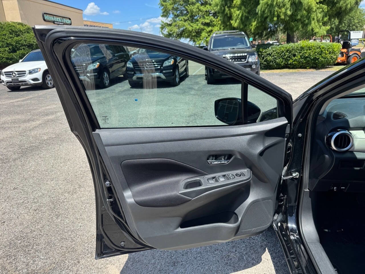 Used 2021 Nissan Versa SV image 11