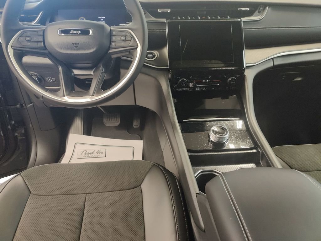 New 2025 Jeep Grand Cherokee L Altitude image 12