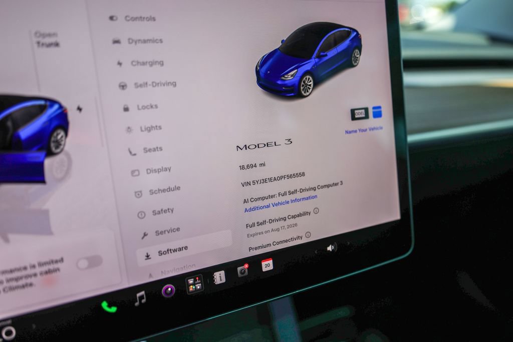 Used 2023 Tesla Model 3 Standard Range RWD image 17