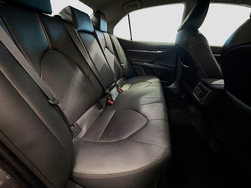 Used 2020 Toyota Camry XLE FWD image 27