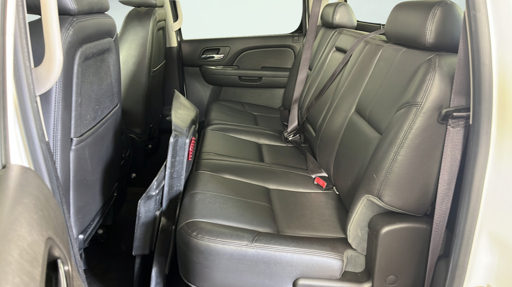 Used 2013 Chevrolet Silverado 1500 LTZ w/ LTZ White Diamond Edition AWD/4WD image 12