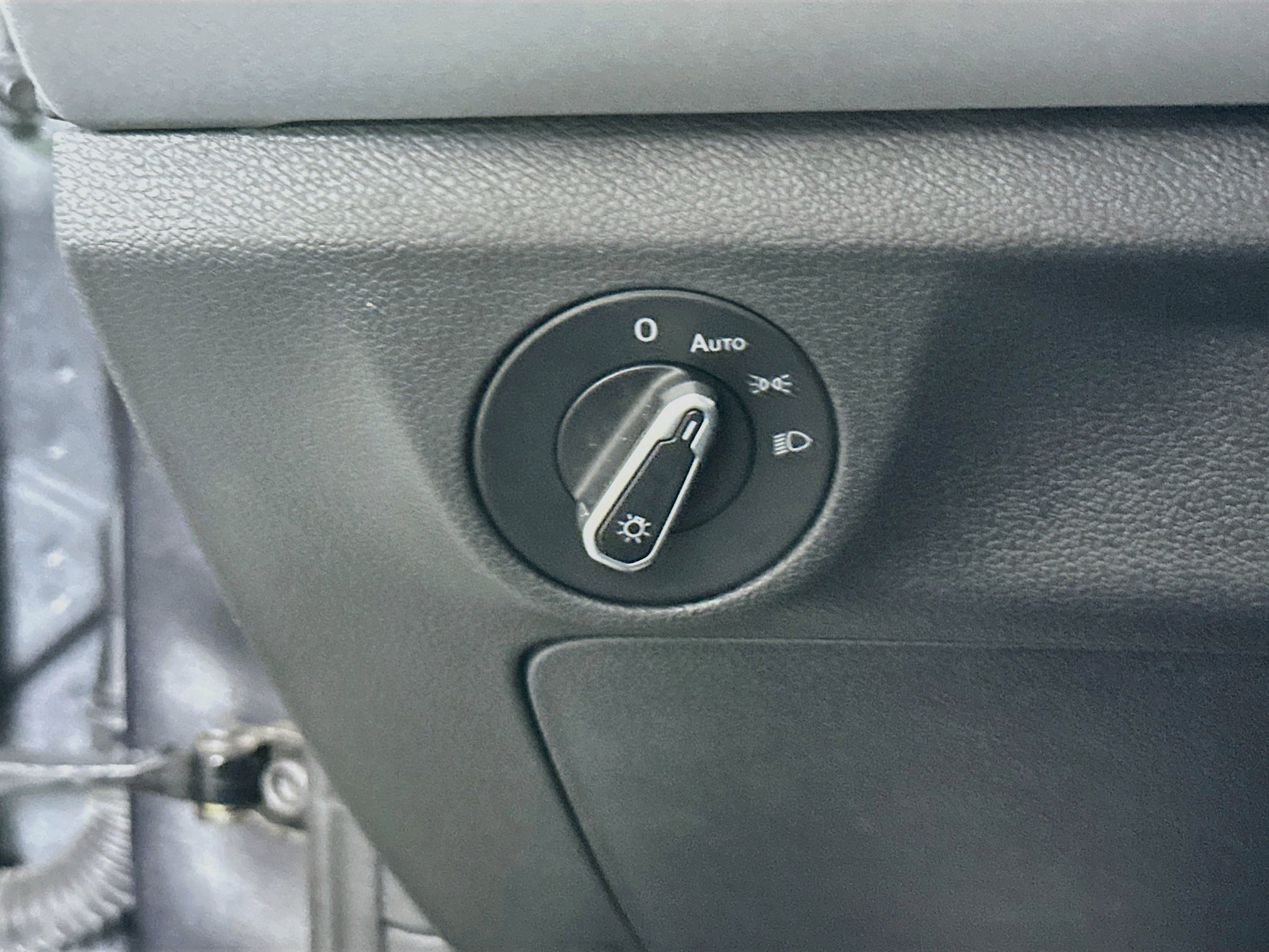 Used 2025 Volkswagen Jetta SE FWD image 16
